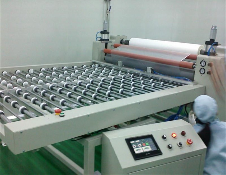 全自動(dòng)覆膜機(jī)使用中的注意事項(xiàng)